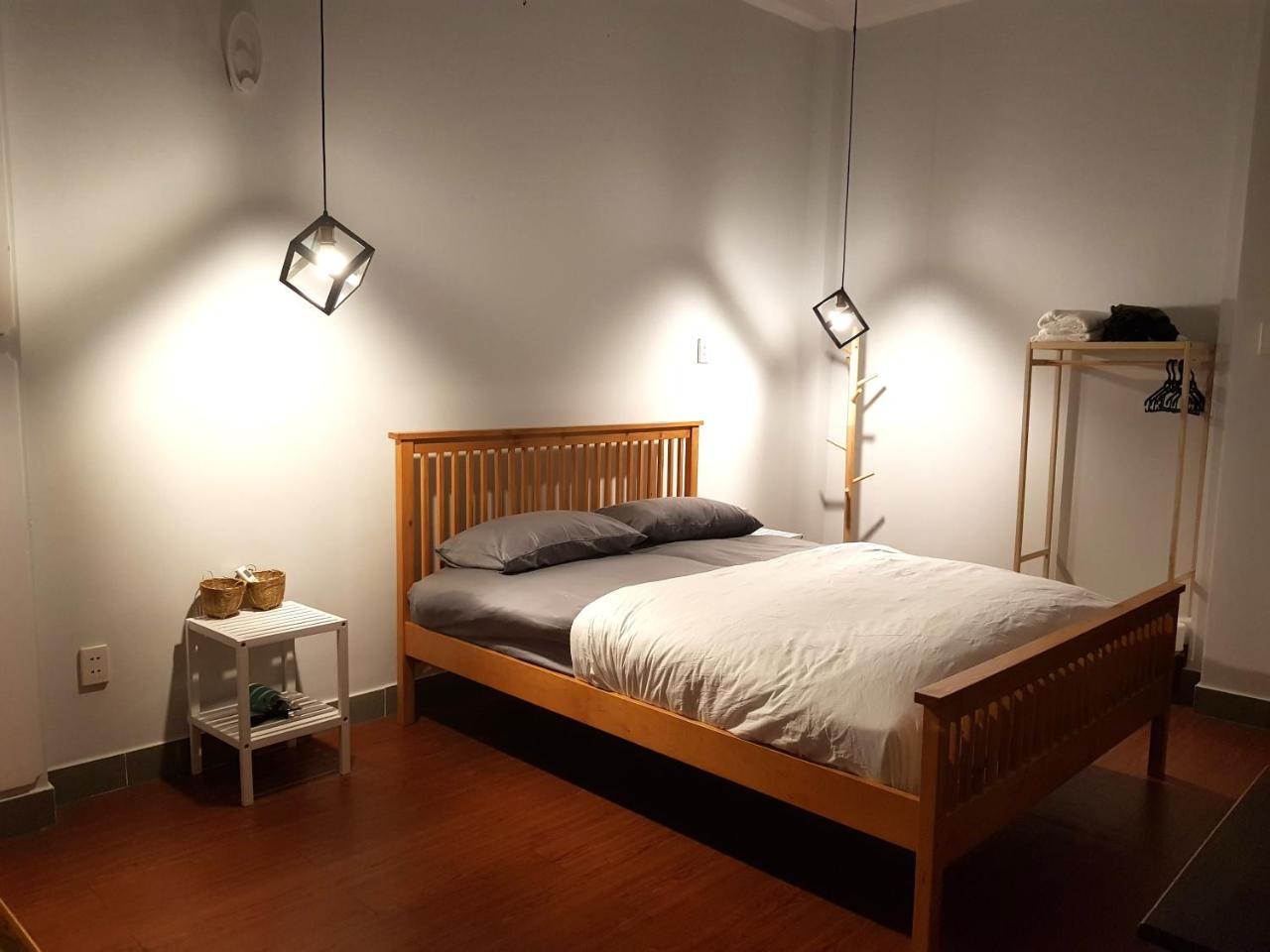 The Roost Hostel Ho Chi Minh-stad Buitenkant foto